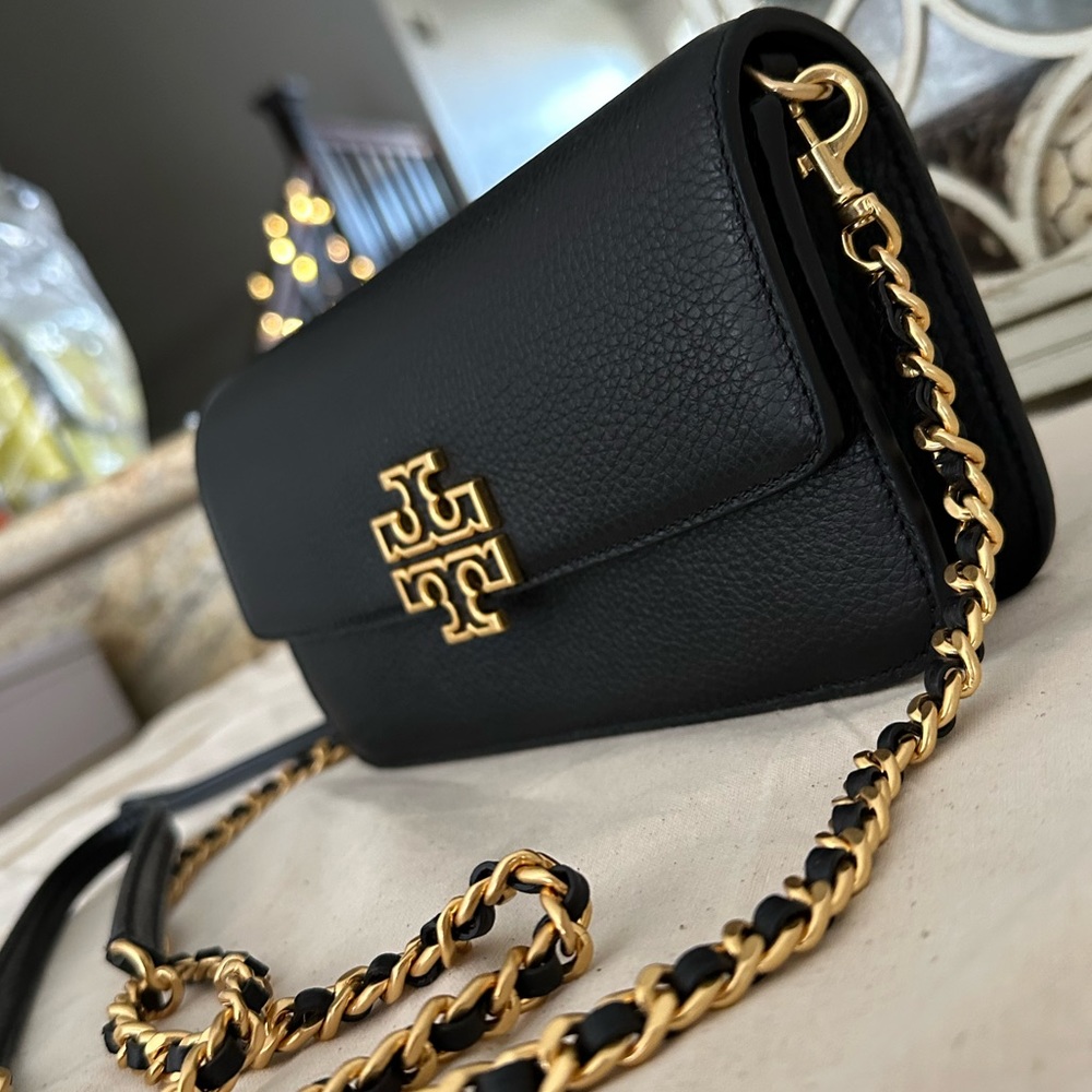 Tory Burch 🖤 Britten Chain Wallet W. Wristlet  black